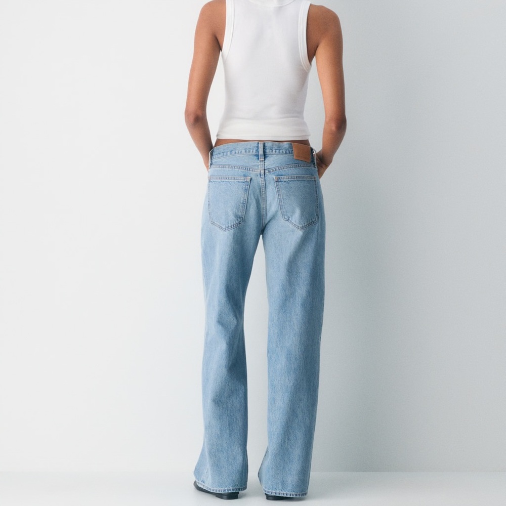 NWT Aritzia Denim Forum The Farrah Lo-Rise Wide Jean - Picture 2 of 6